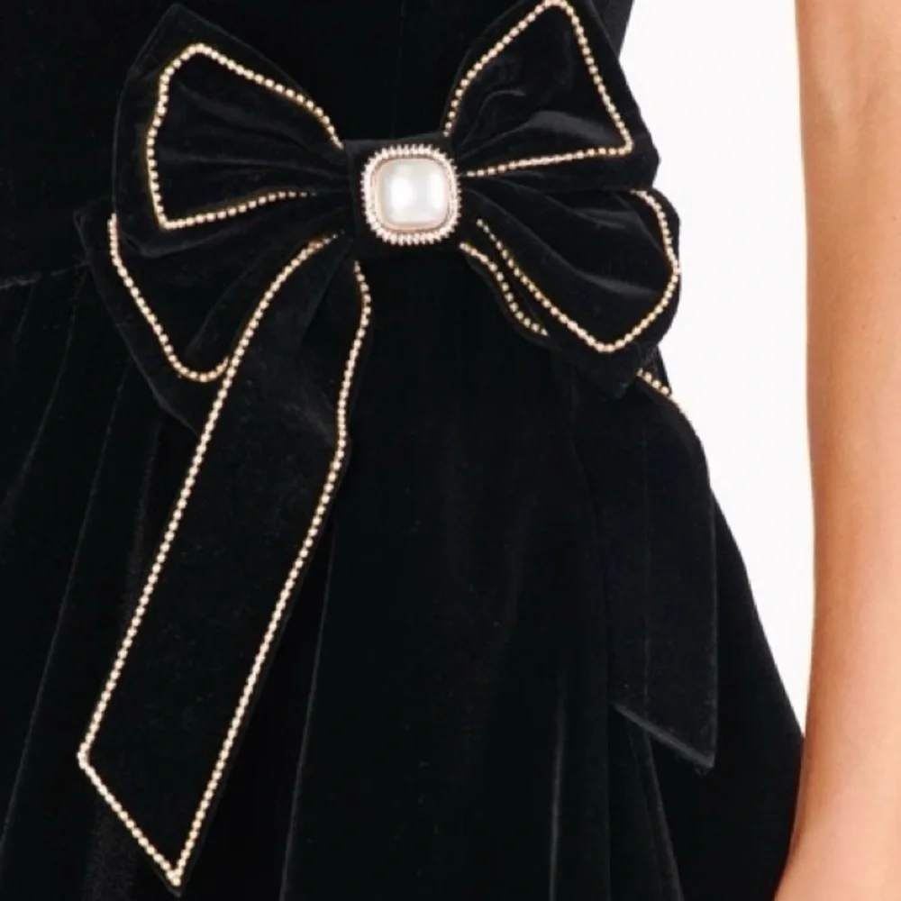 Moon River Elegant Black Midi Dress with Bow Accents NWT S - Picture 3 of 3
